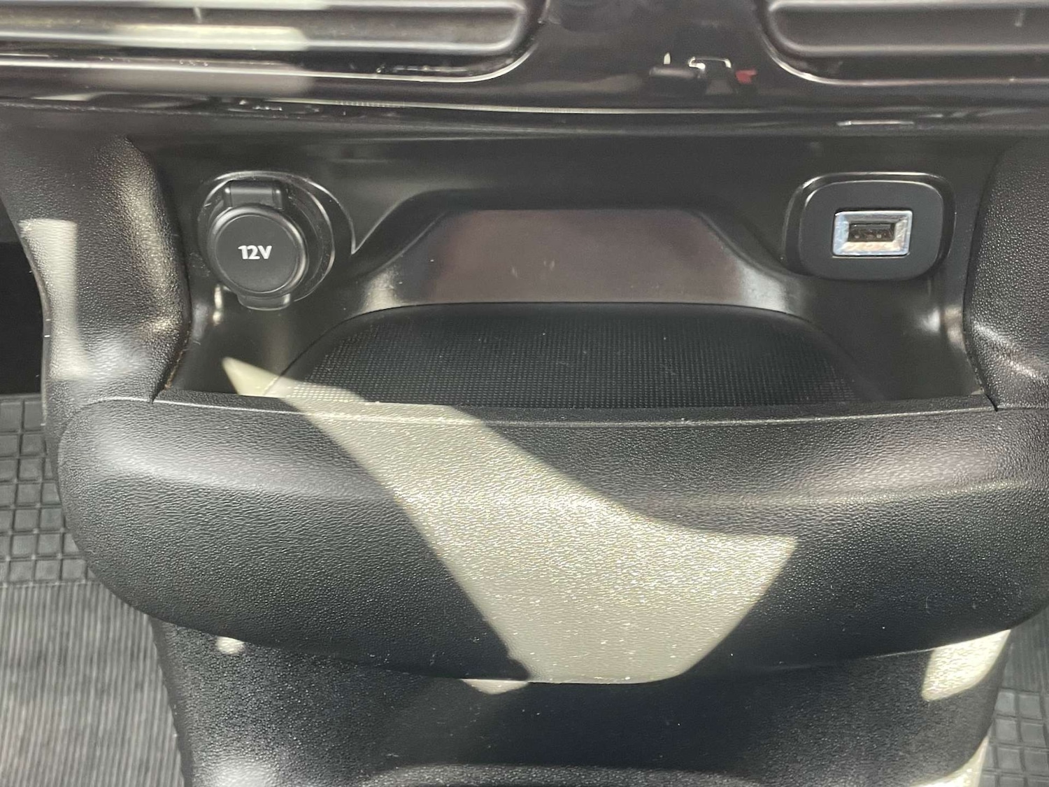 Used Citroen C4 Cactus 2017 for sale - 77818843: Photo 19