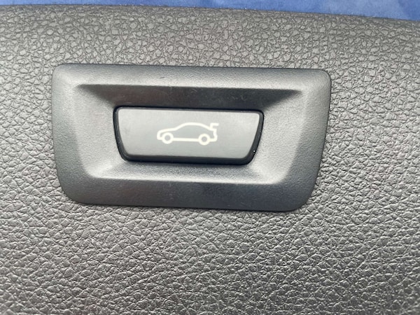 Used BMW 3 Series 2017 for sale - 75620037: Photo 11