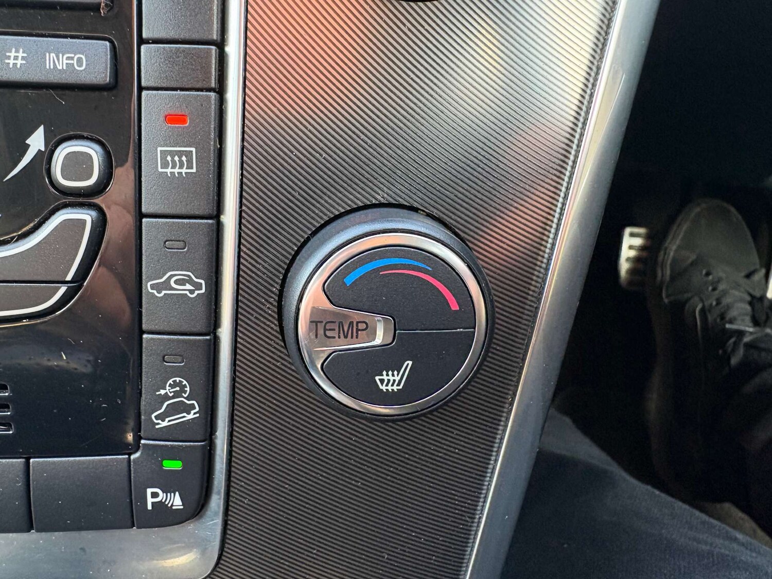 Used Volvo XC60 2012 for sale - 77765824: Photo 15