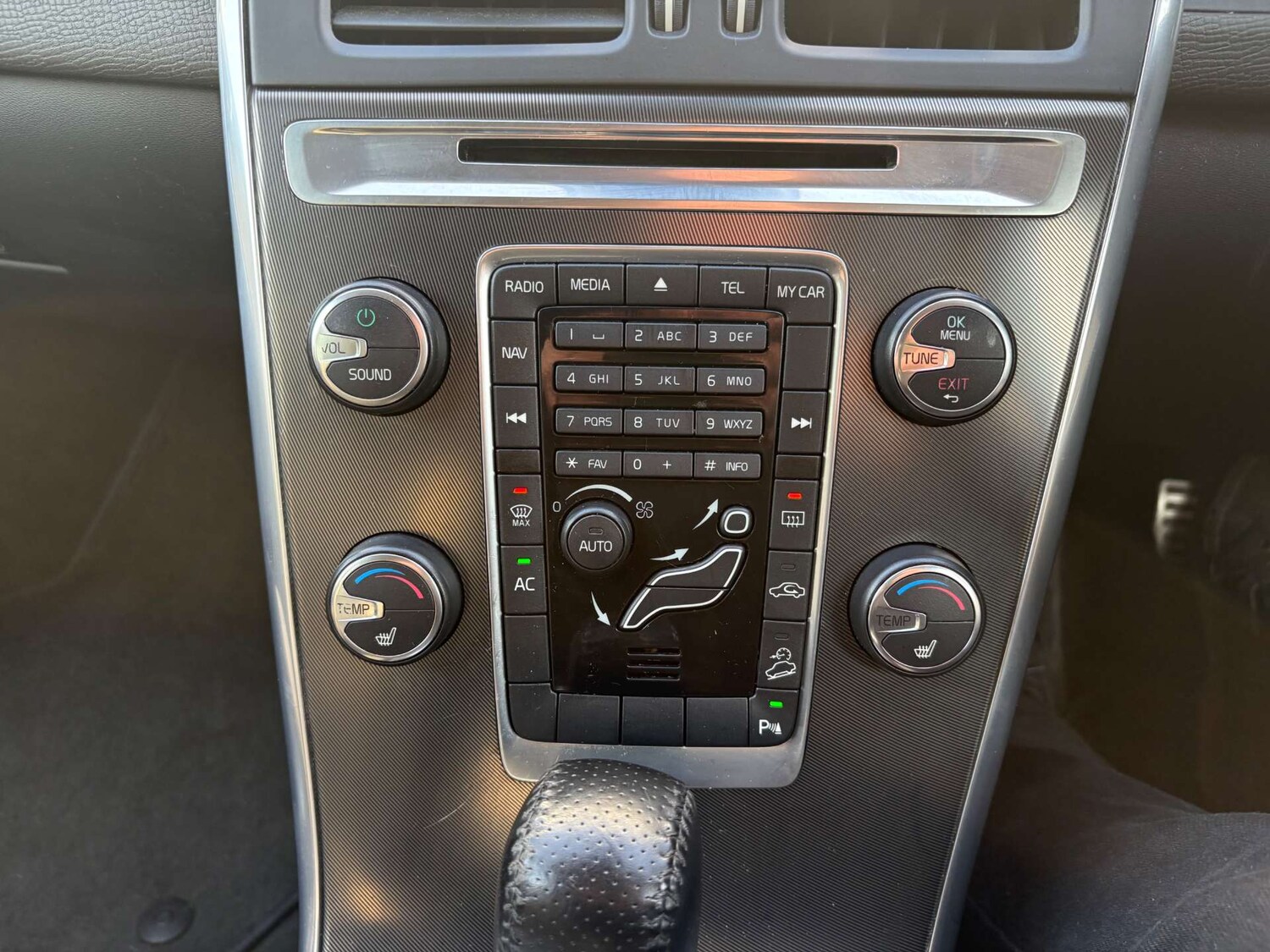 Used Volvo XC60 2012 for sale - 77765824: Photo 22