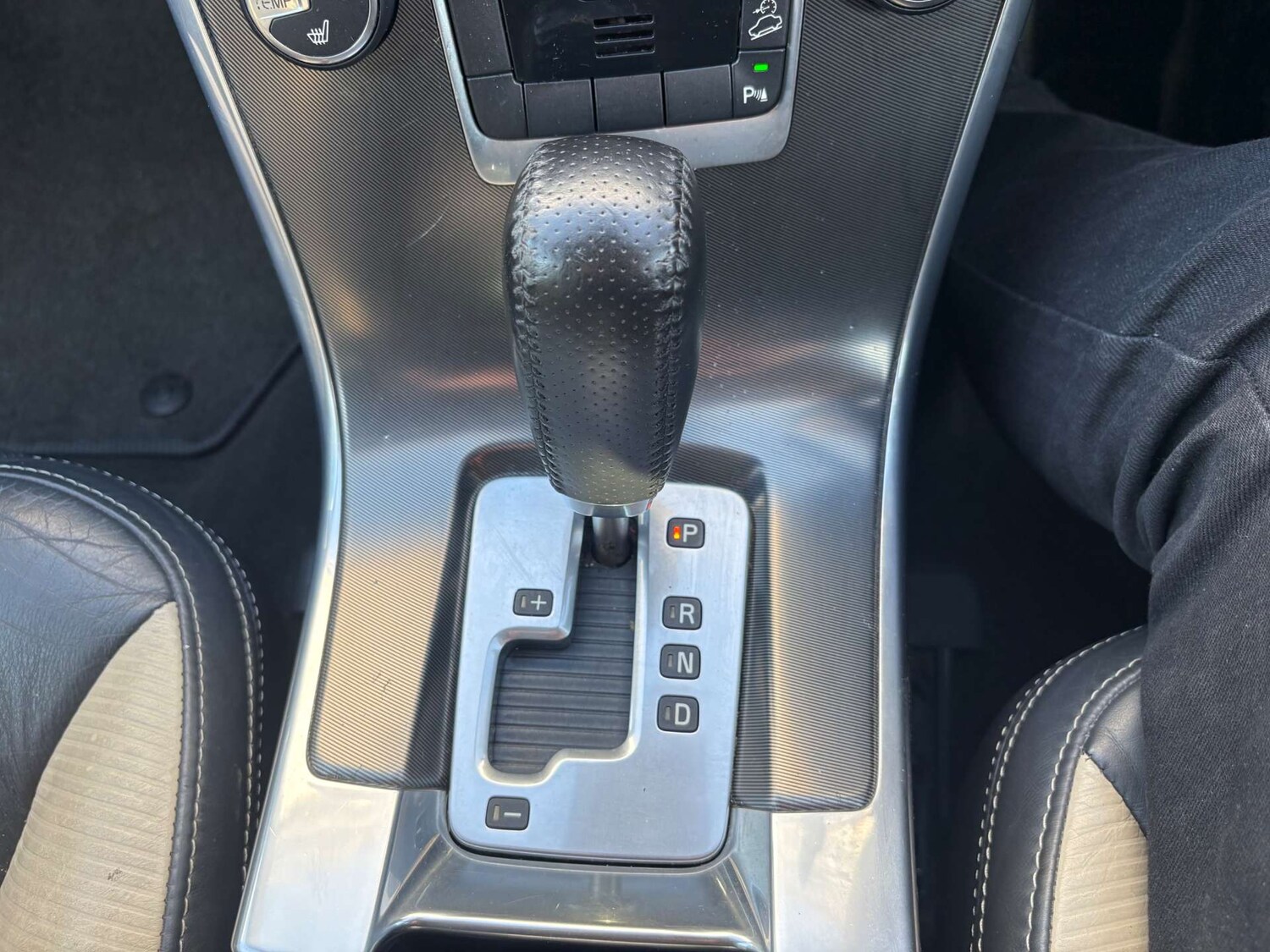 Used Volvo XC60 2012 for sale - 77765824: Photo 23