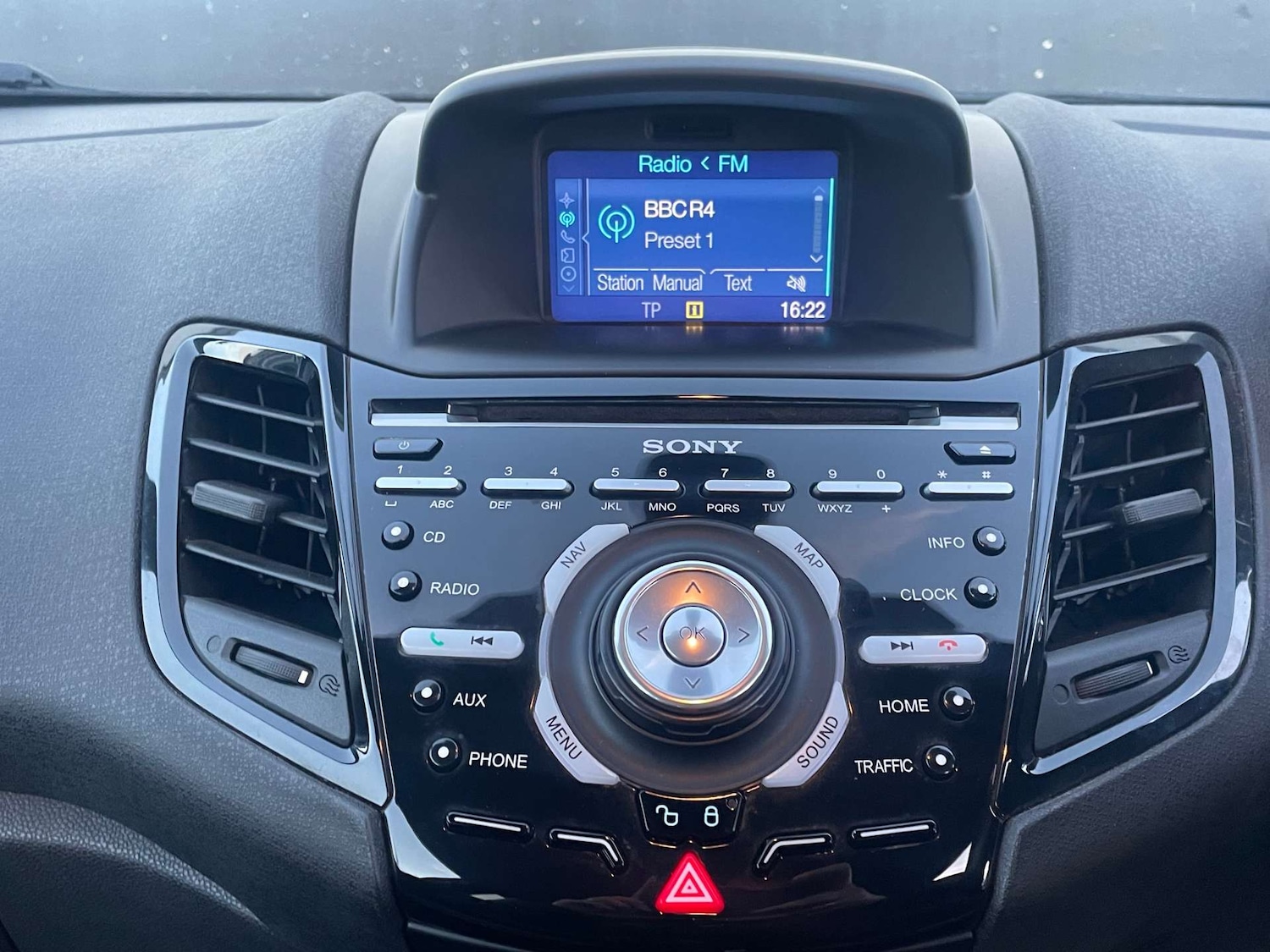 Used Ford Fiesta 2015 for sale - 76896356: Photo 26