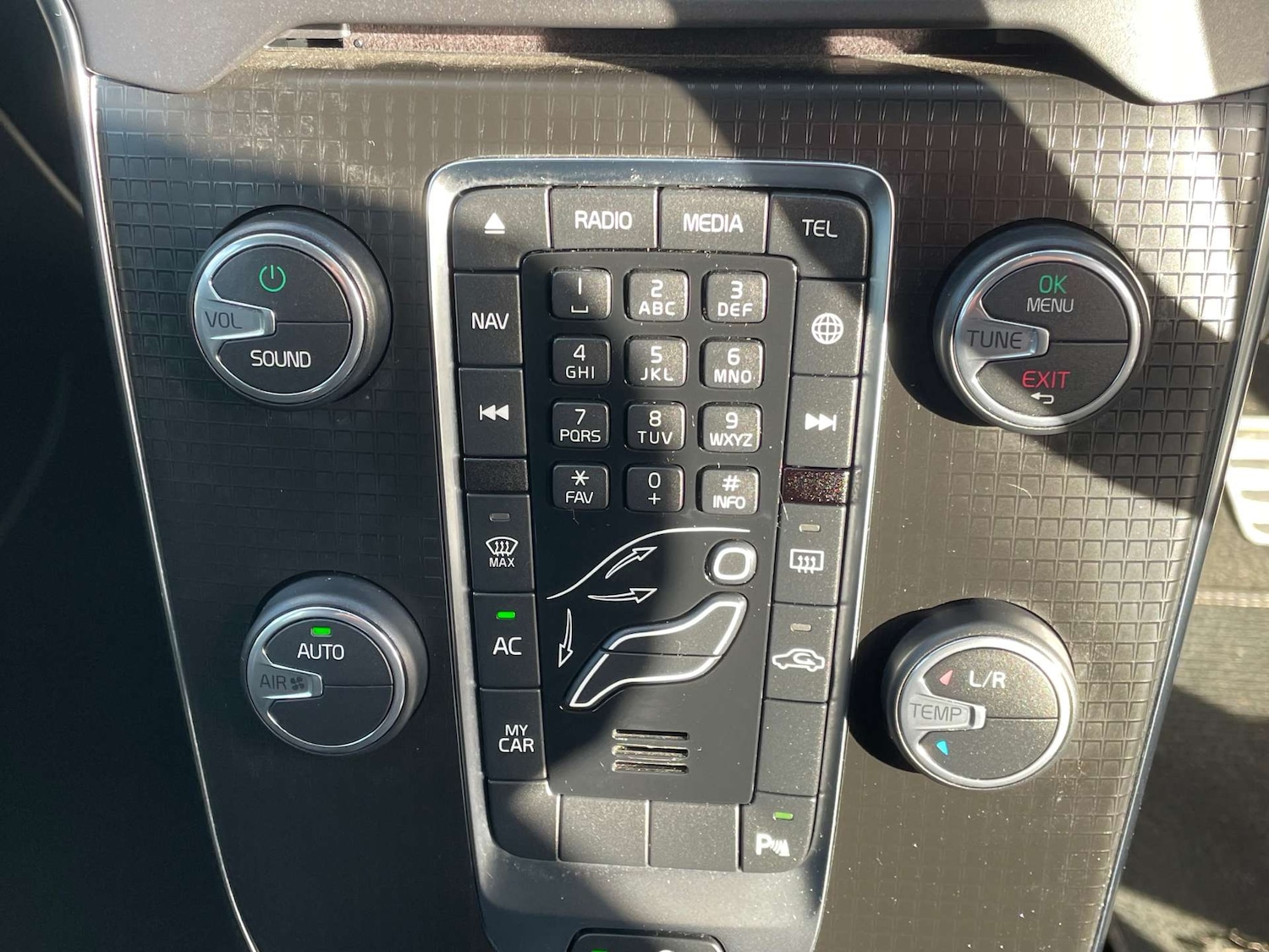 Used Volvo V40 2016 for sale - 77200736: Photo 20