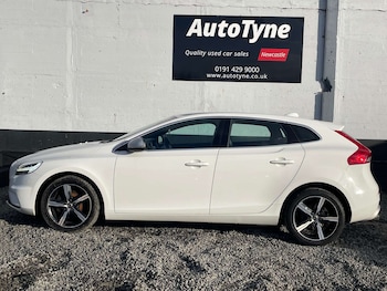 Used Volvo V40 2016 for sale - 77200736: Photo