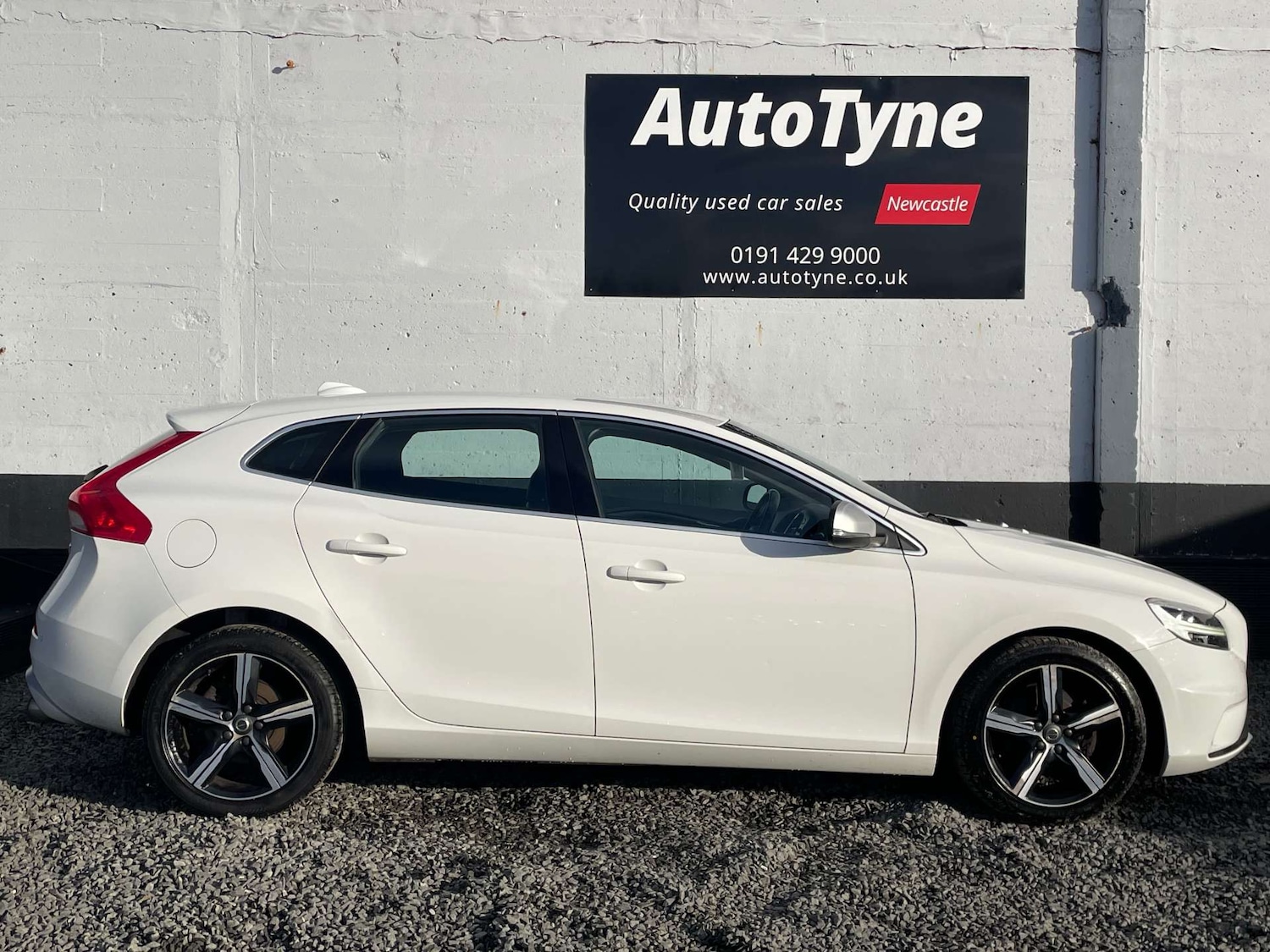 Used Volvo V40 2016 for sale - 77200736: Photo 5