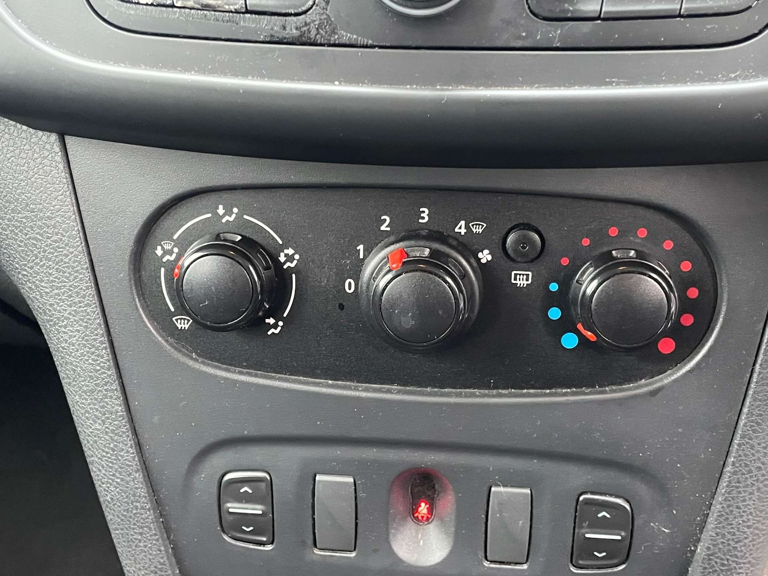 Used Dacia Sandero 2016 for sale - 77104166: Photo 13