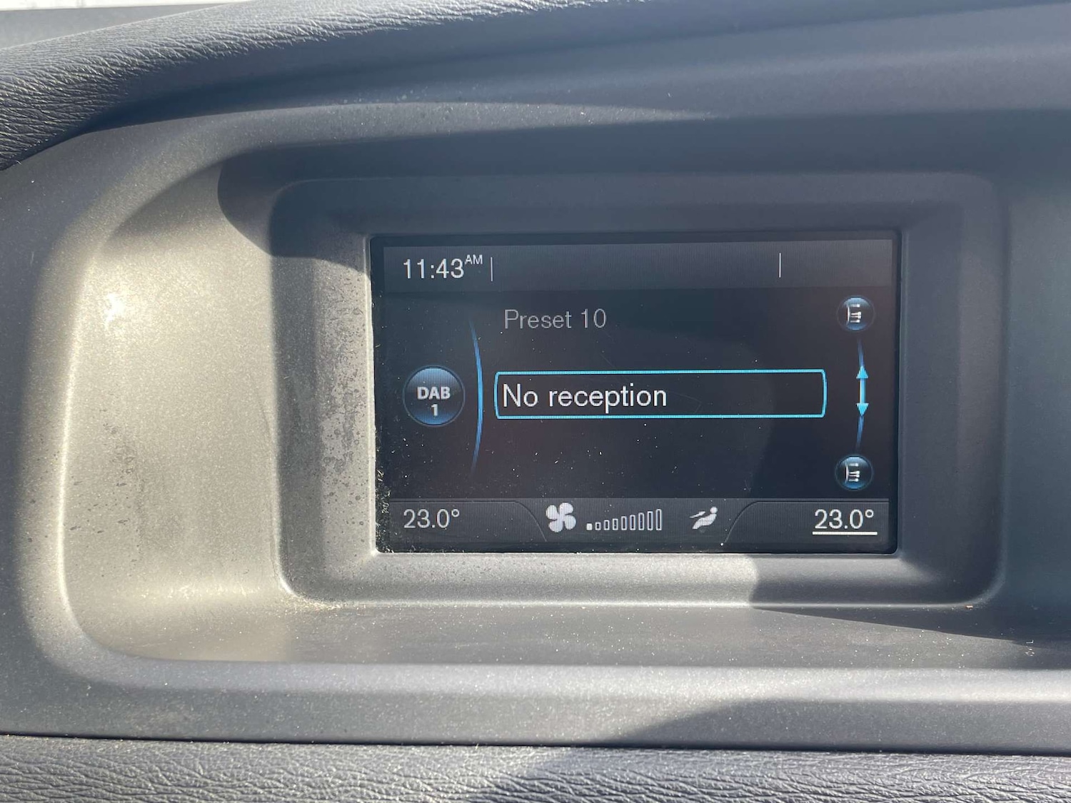 Used Volvo V40 2014 for sale - 76114475: Photo 17