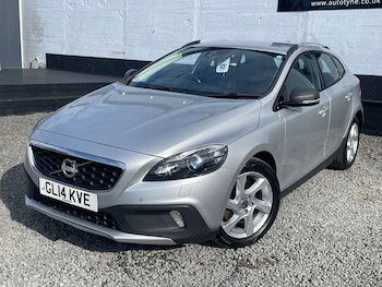 Used Volvo V40 2014 for sale - 76114475: Photo