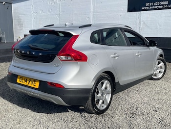 Used Volvo V40 2014 for sale - 76114475: Photo