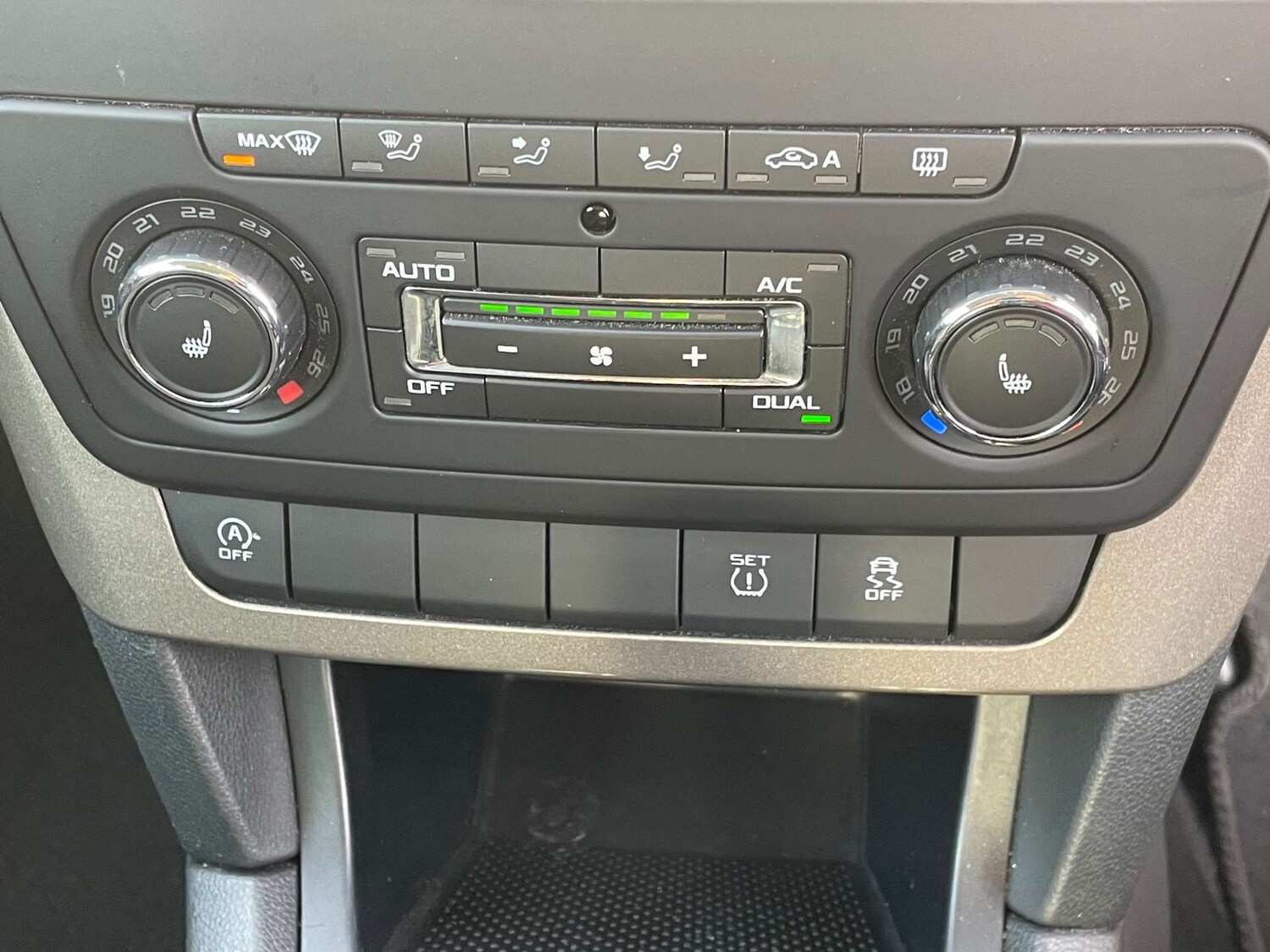 Used Skoda Yeti 2014 for sale - 77967839: Photo 21