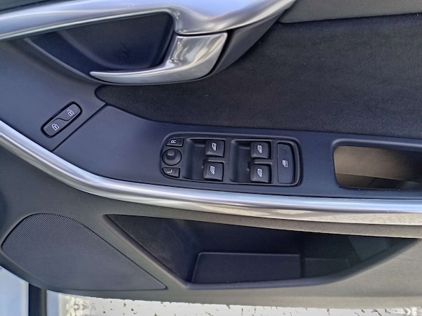 Used Volvo XC60 2015 for sale - 76278232: Photo 11