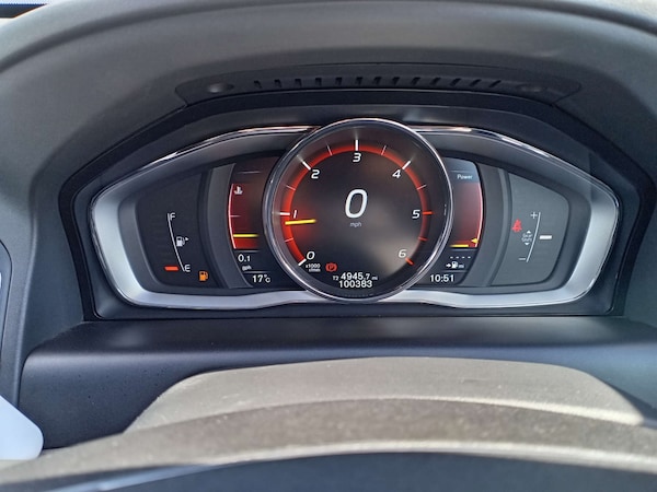 Used Volvo XC60 2015 for sale - 76278232: Photo 17