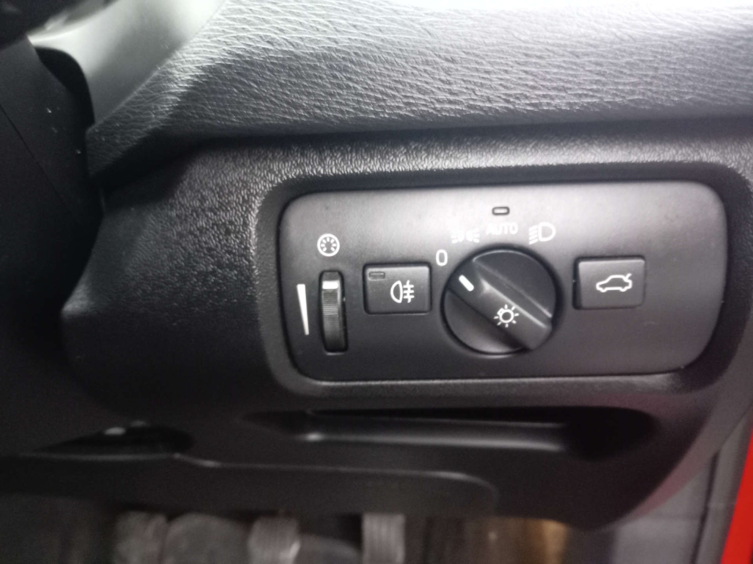 Used Volvo V40 2019 for sale - 76845387: Photo 11