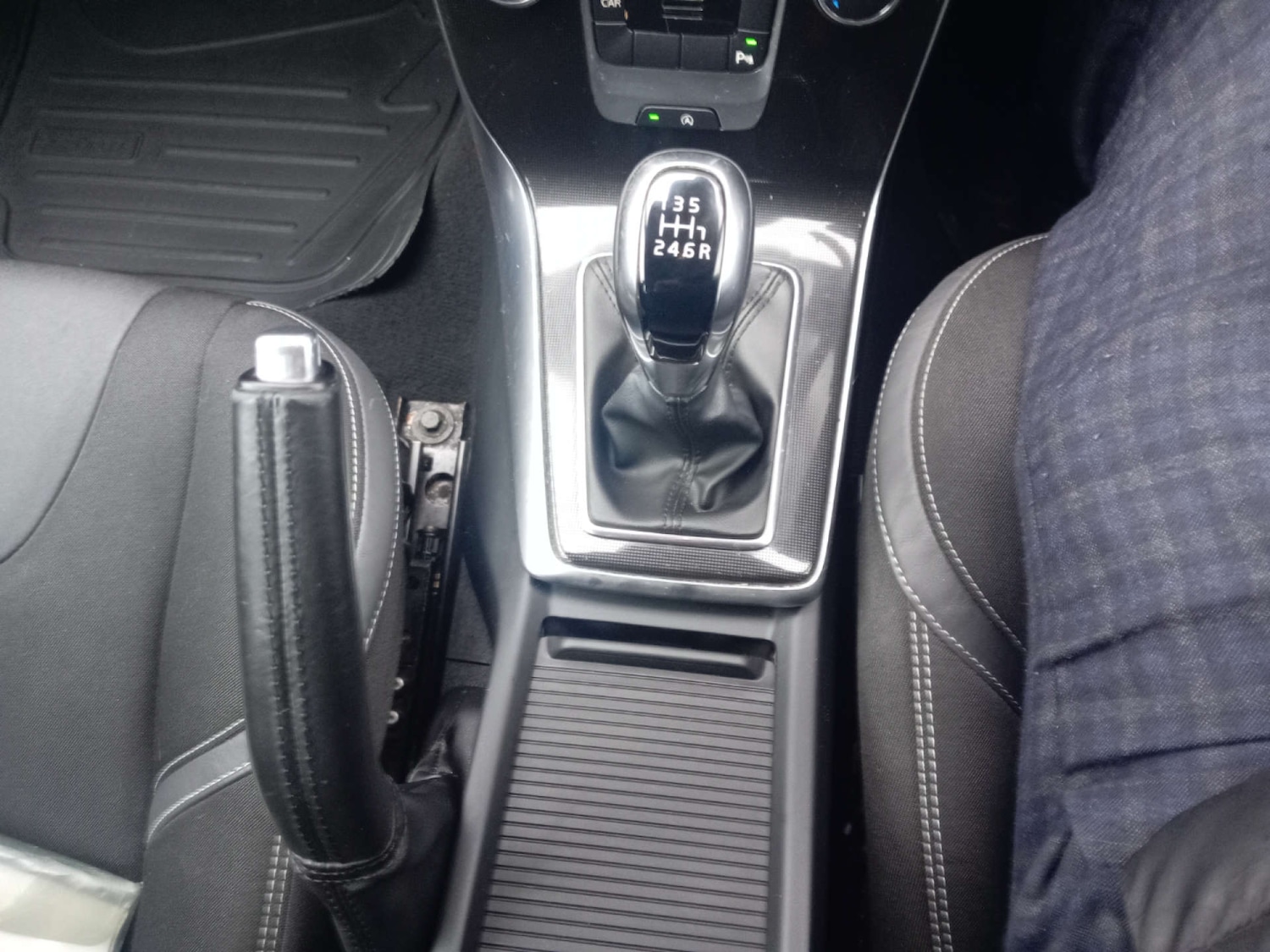 Used Volvo V40 2019 for sale - 76845387: Photo 17