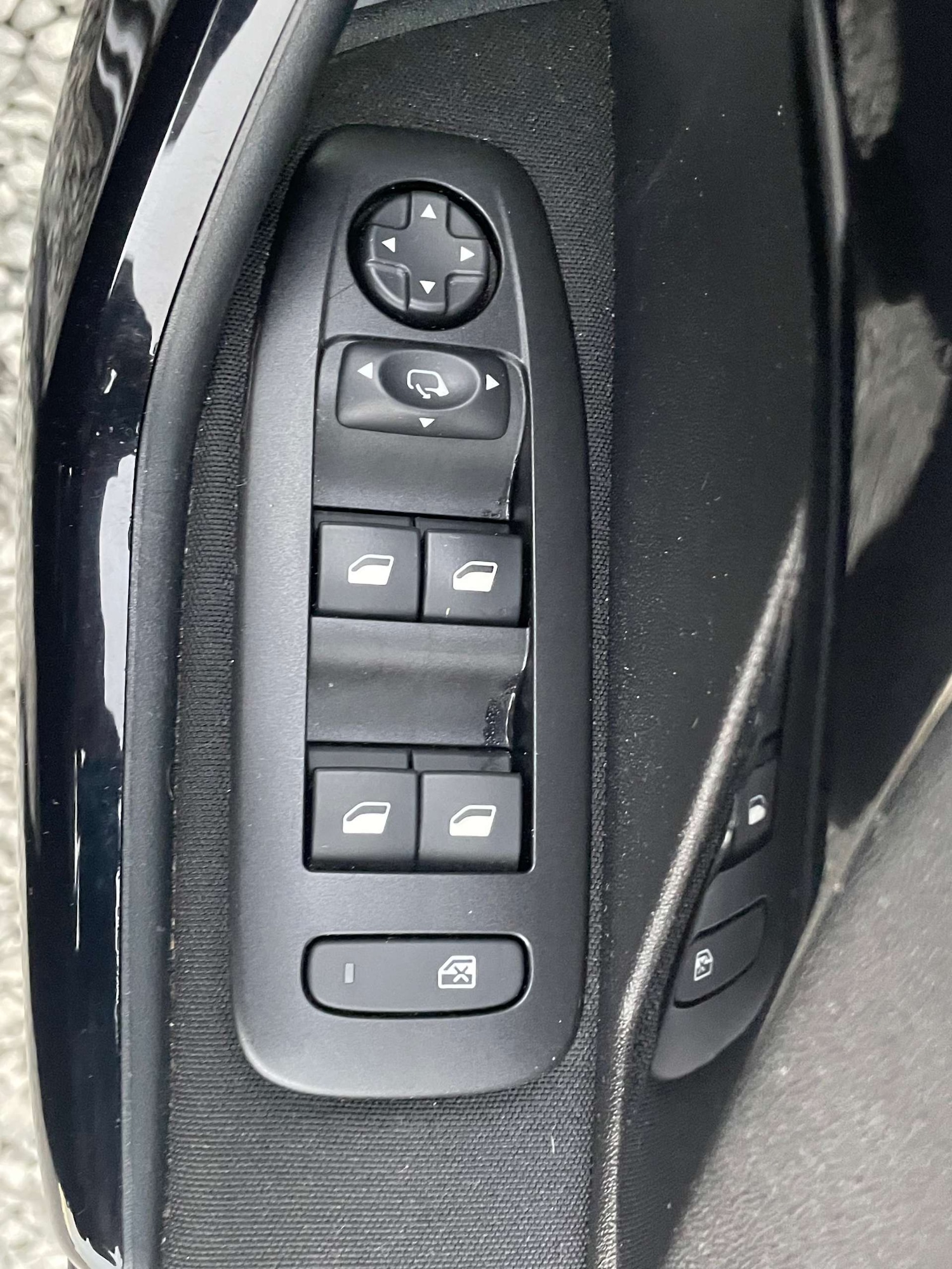 Used Peugeot 208 2018 for sale - 77990049: Photo 12