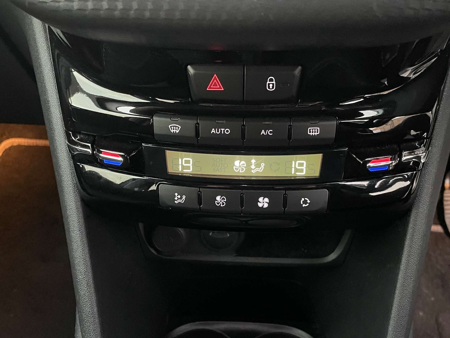 Used Peugeot 208 2018 for sale - 77990049: Photo 18