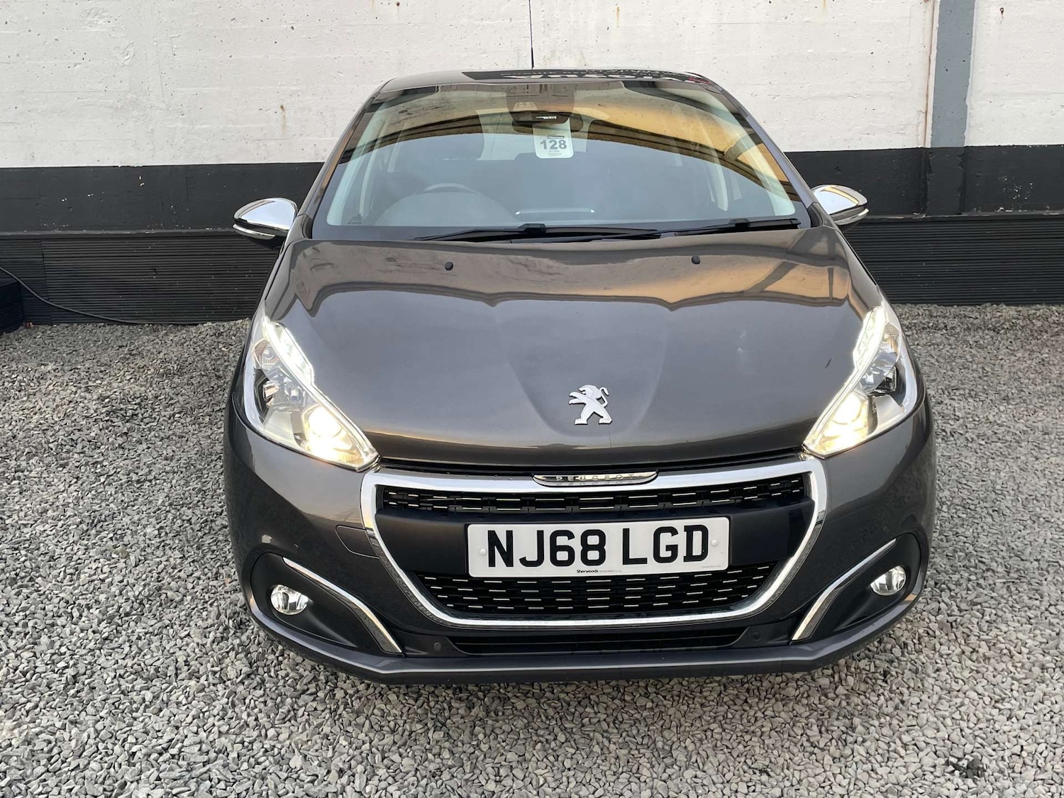 Used Peugeot 208 2018 for sale - 77990049: Photo 2