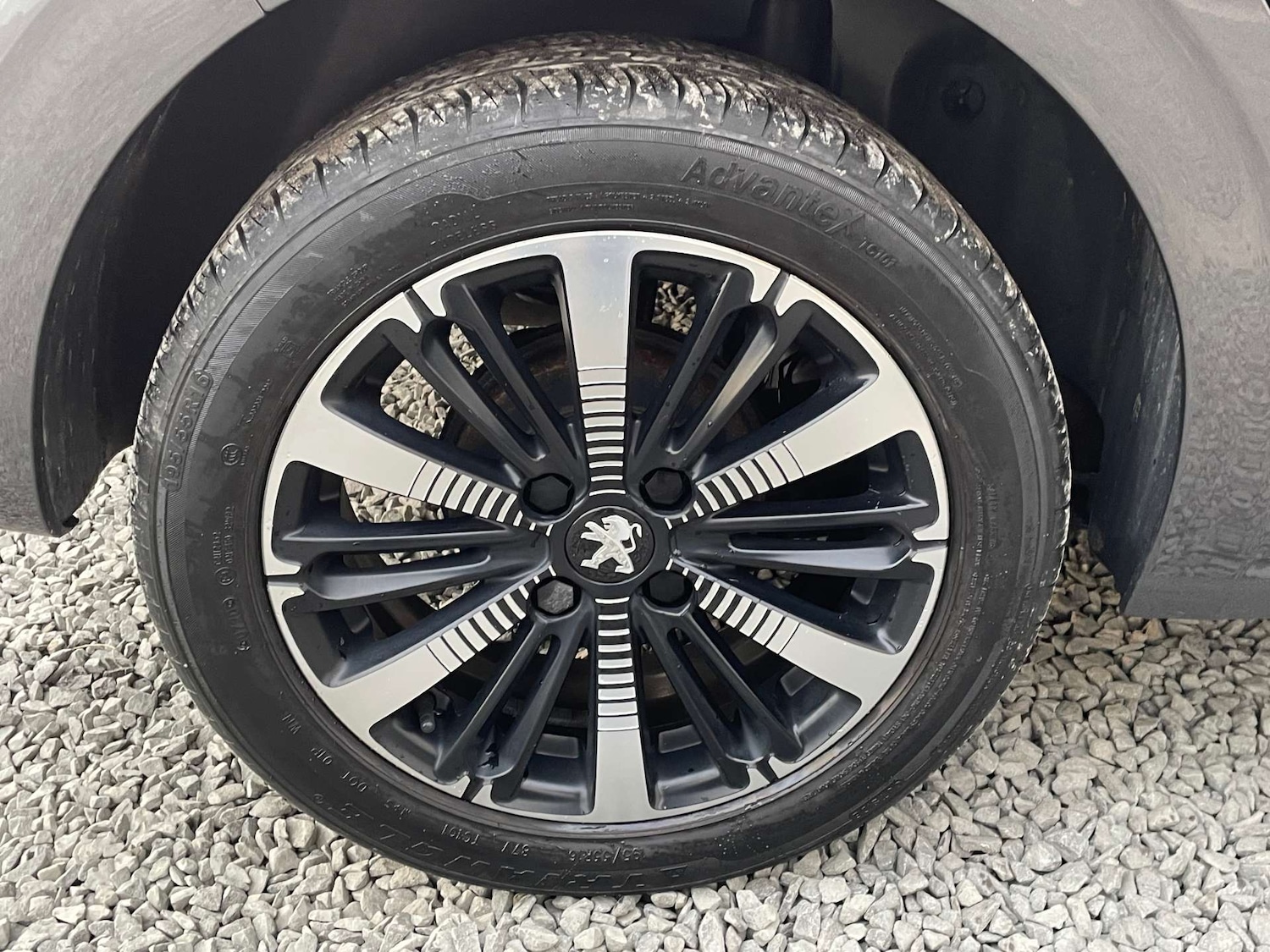 Used Peugeot 208 2018 for sale - 77990049: Photo 24