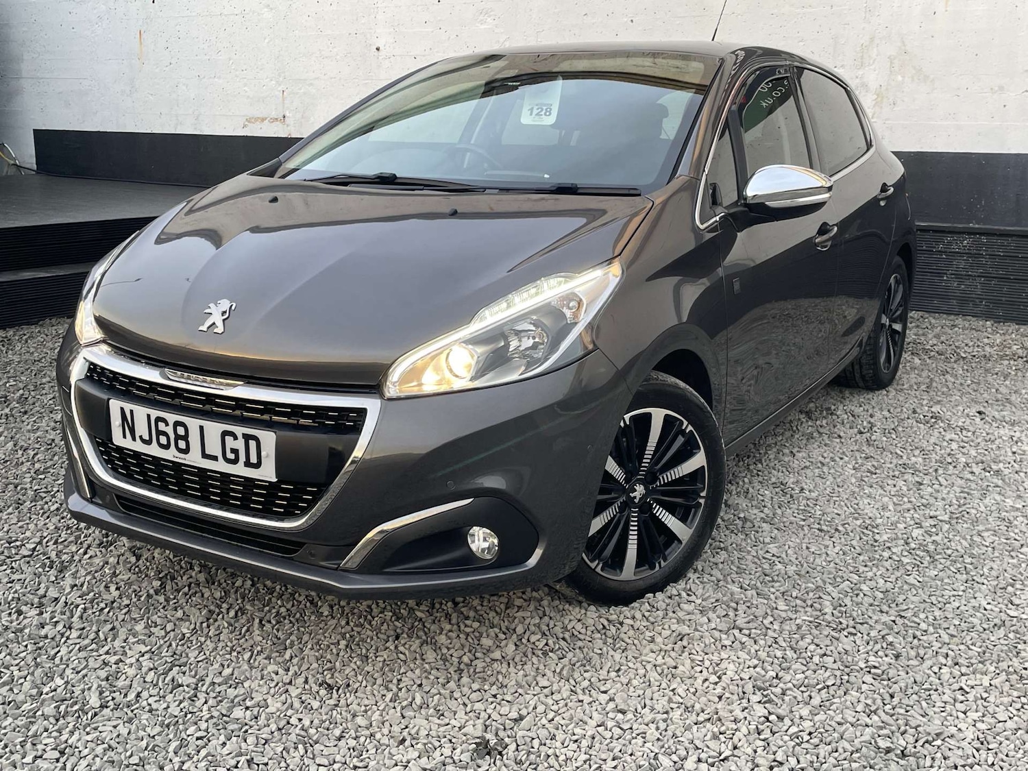 Used Peugeot 208 2018 for sale - 77990049: Photo 3