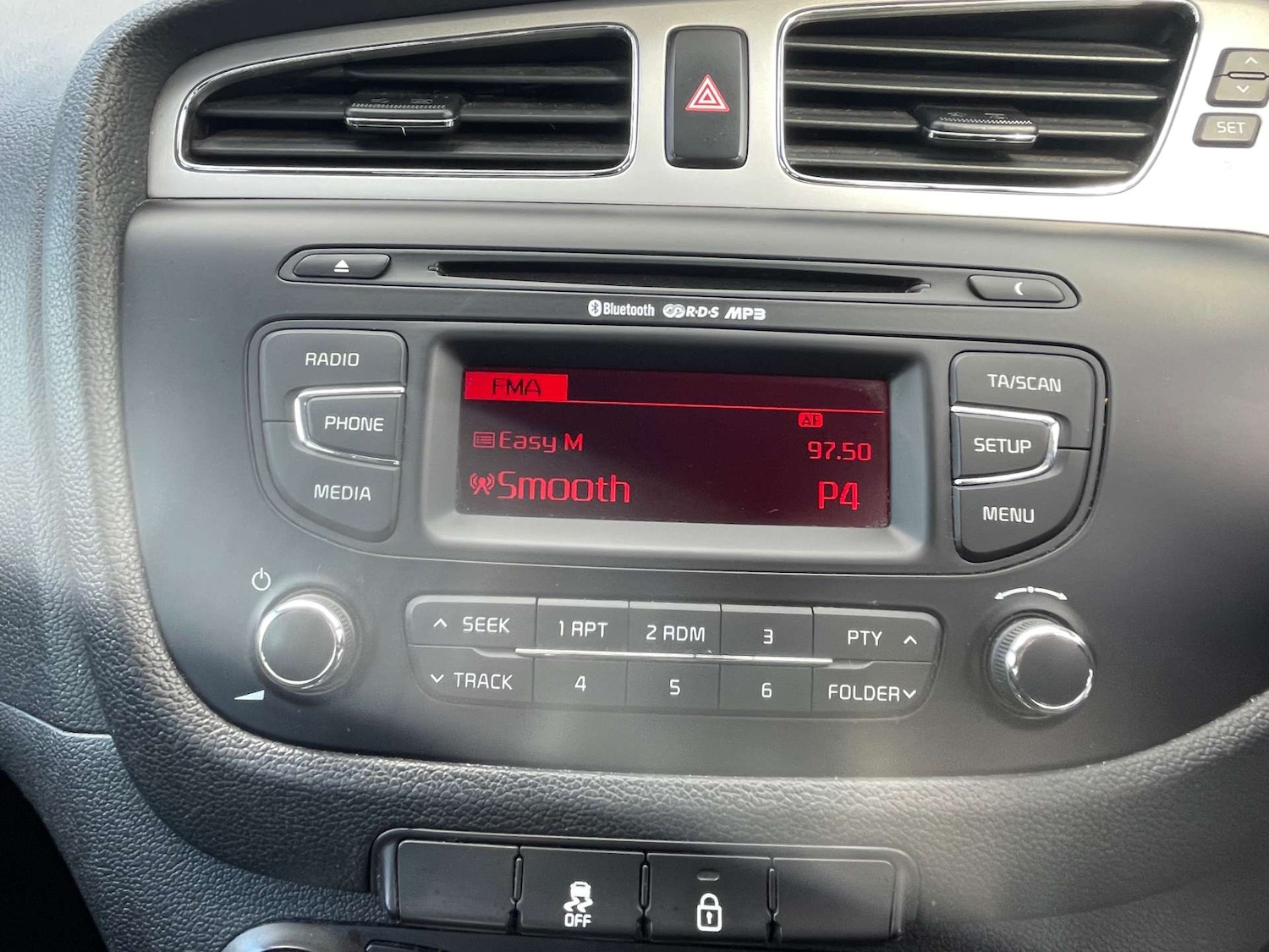 Used Kia Ceed 2015 for sale - 76601664: Photo 24