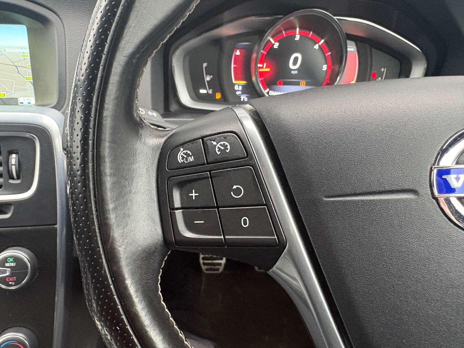 Used Volvo V60 2016 for sale - 77283172: Photo 12