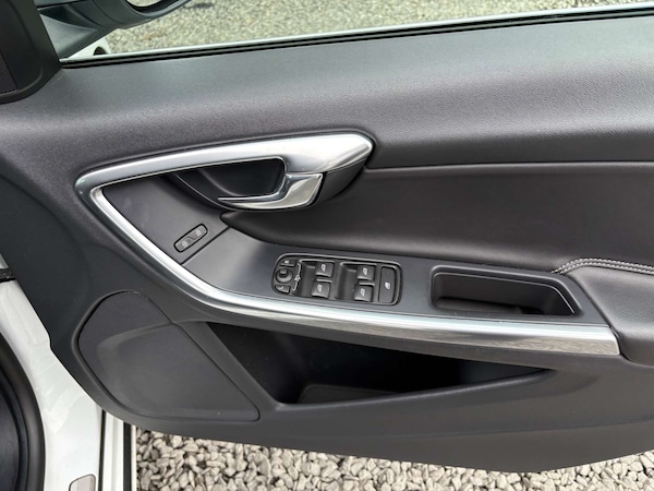 Used Volvo V60 2013 for sale - 76320853: Photo 17