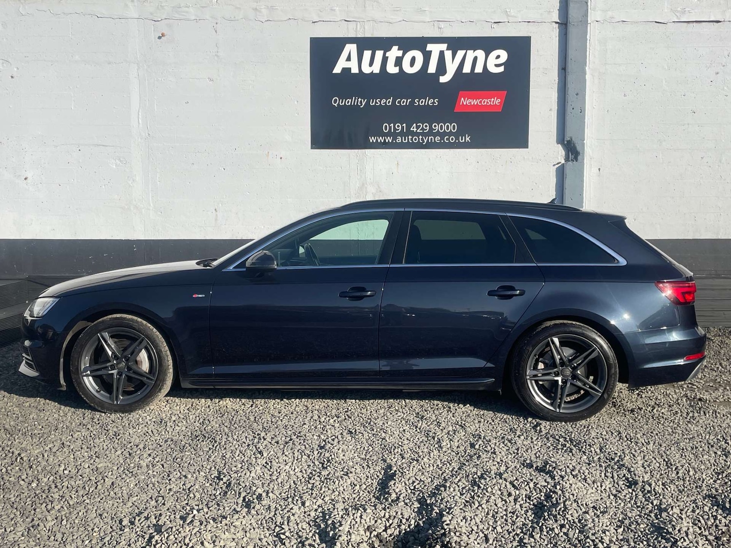 Used Audi A4 2017 for sale - 76159776: Photo 5