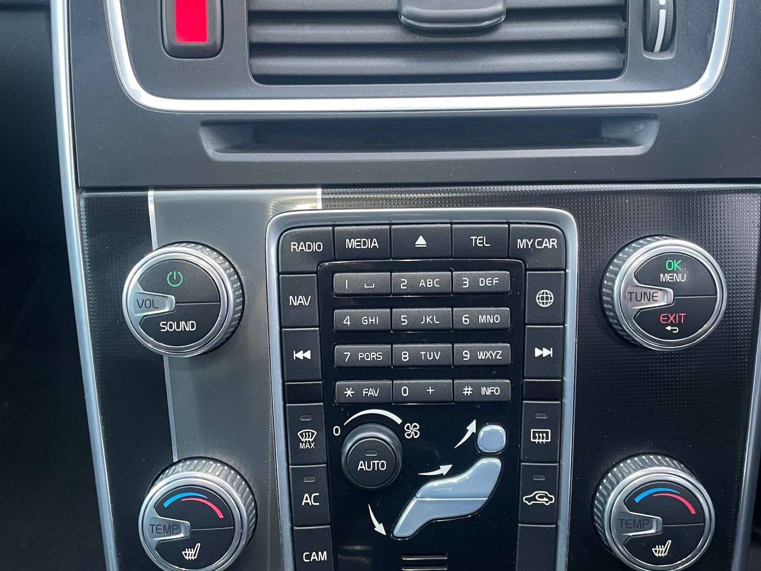 Used Volvo V60 2014 for sale - 77476433: Photo 18