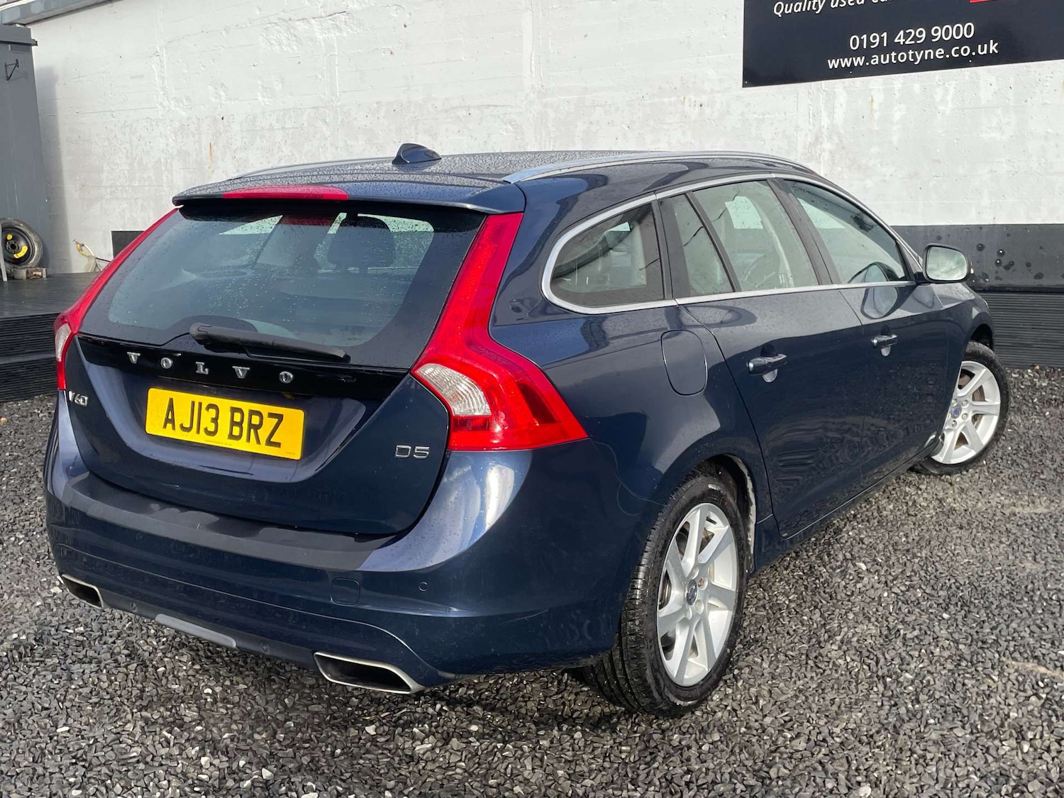 Used Volvo V60 2013 for sale - 77187791: Photo 6