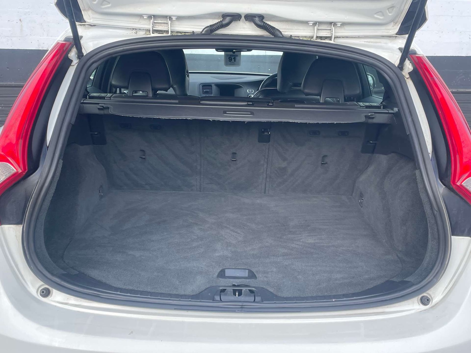 Used Volvo V60 2014 for sale - 78083418: Photo 11