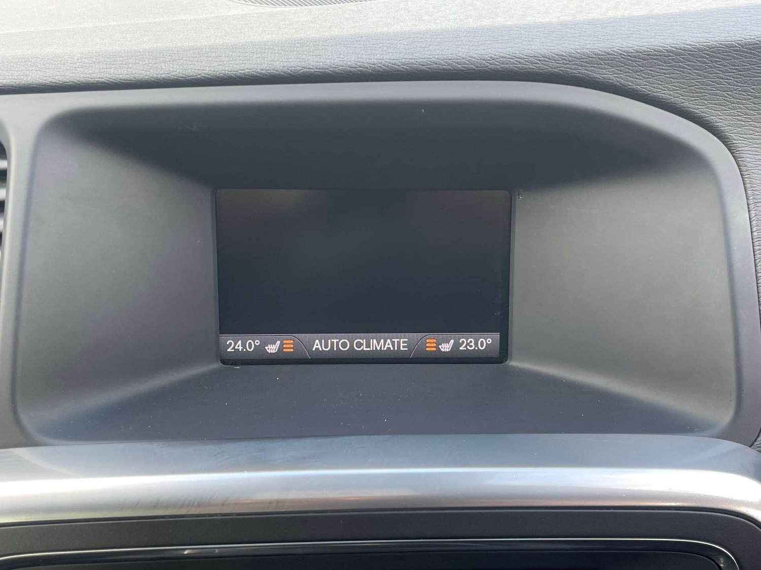 Used Volvo V60 2014 for sale - 78083418: Photo 13