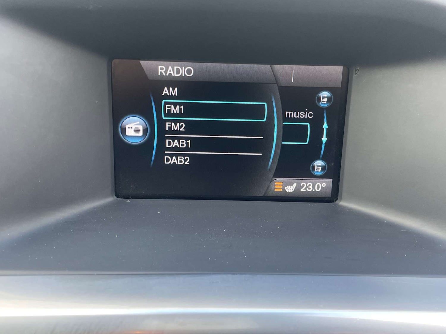 Used Volvo V60 2014 for sale - 78083418: Photo 15