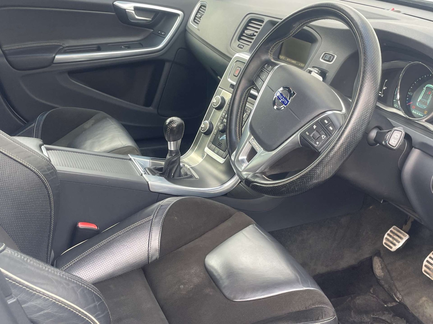 Used Volvo V60 2014 for sale - 78083418: Photo 18