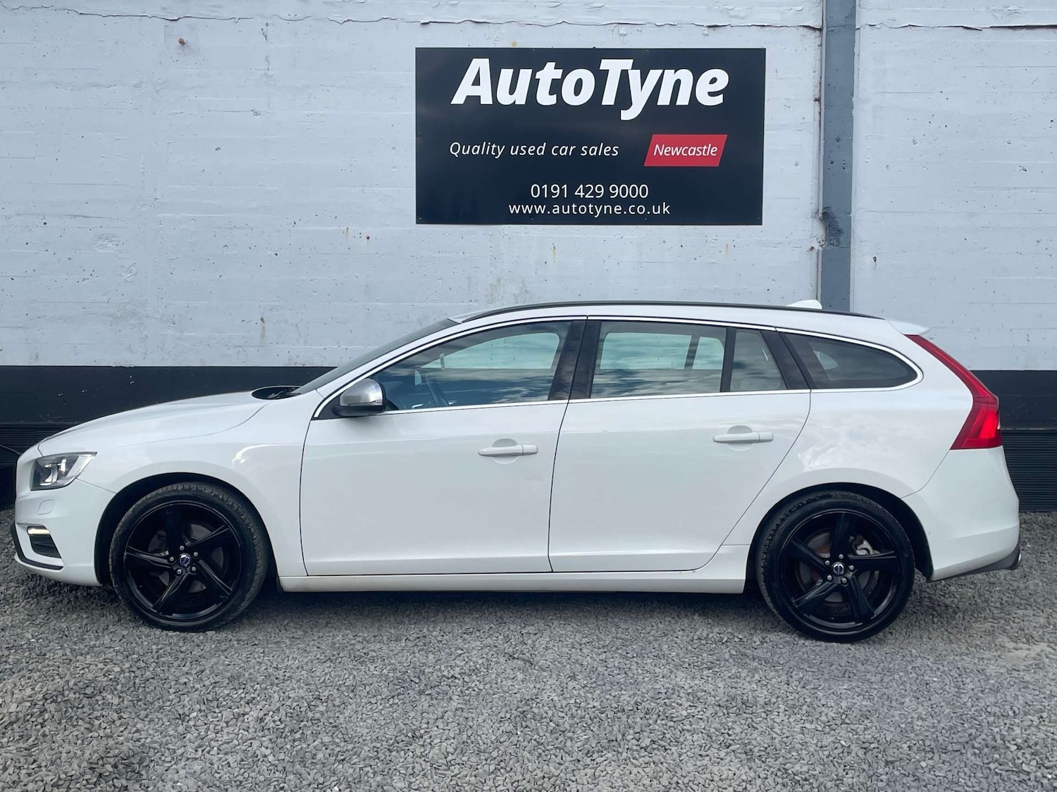 Used Volvo V60 2014 for sale - 78083418: Photo 5