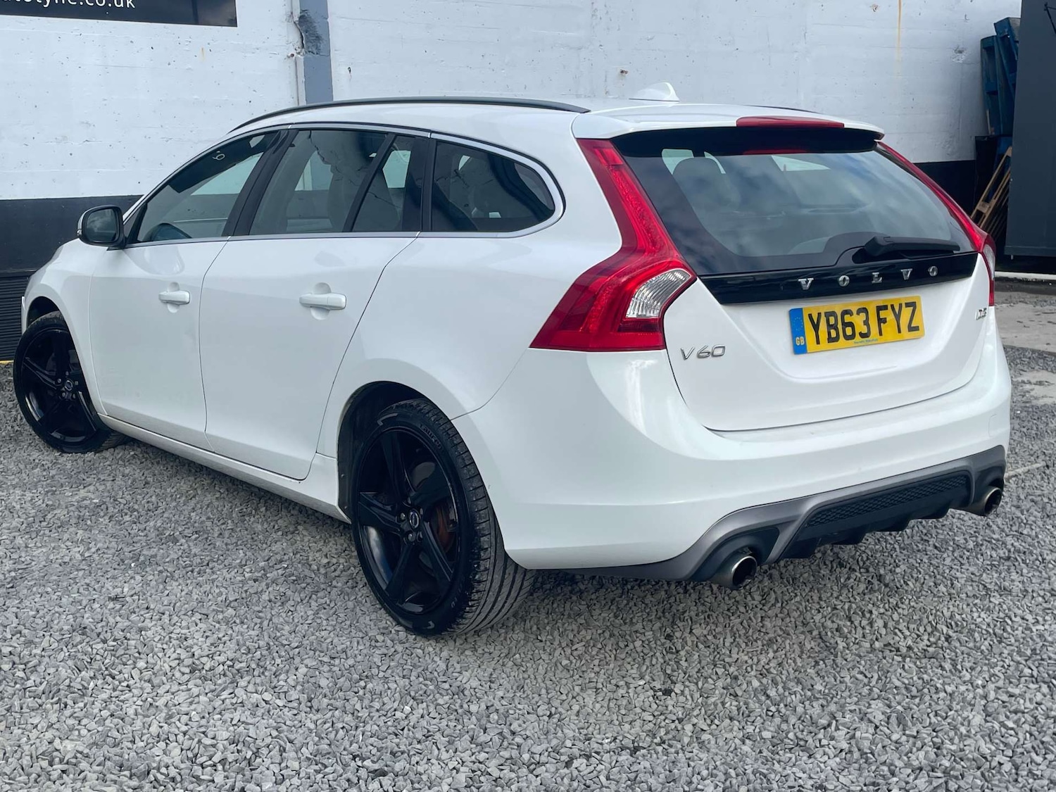 Used Volvo V60 2014 for sale - 78083418: Photo 6
