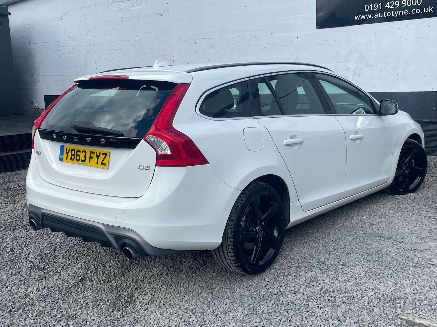Used Volvo V60 2014 for sale - 78083418: Photo 8