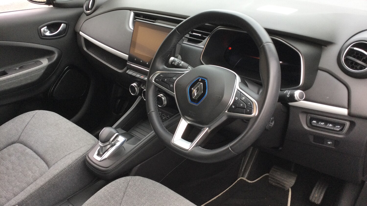 Used Renault Zoe 2020 for sale - 77489915: Photo 11