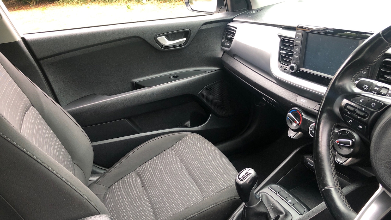 Used Kia Stonic 2018 for sale - 76277078: Photo 14