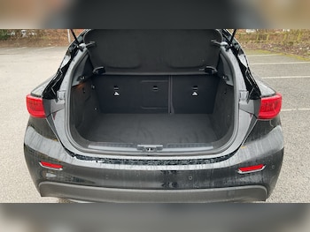 Used Infiniti Q30 2017 for sale - 77650193: Photo