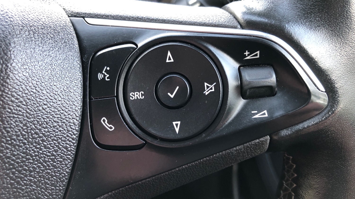 Used Vauxhall Crossland 2021 for sale - 76764089: Photo 24