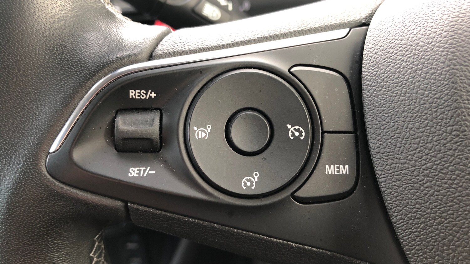 Used Vauxhall Crossland 2022 for sale - 76231590: Photo 23