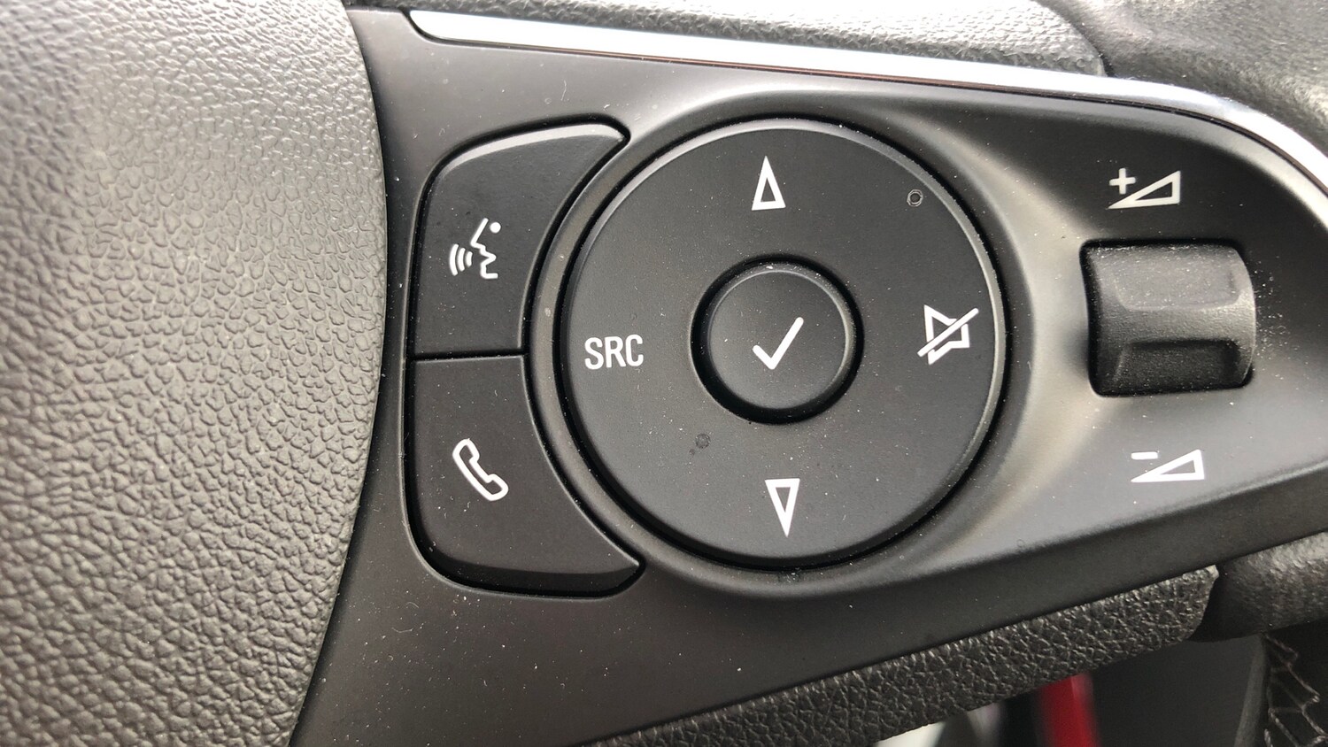 Used Vauxhall Crossland 2022 for sale - 76231590: Photo 24