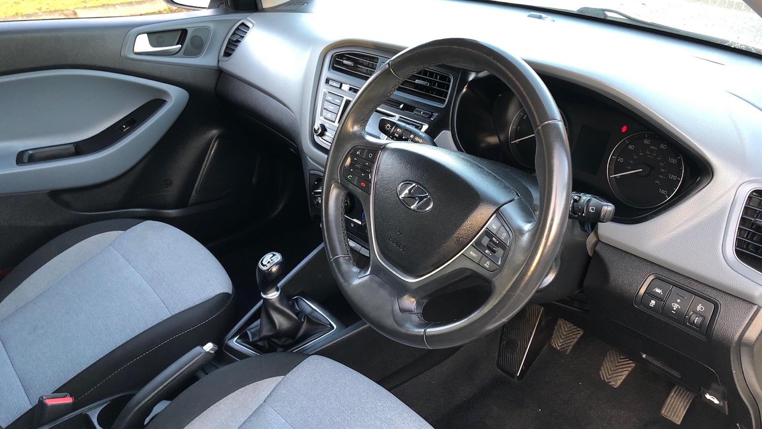 Used Hyundai i20 2016 for sale - 76763102: Photo 11