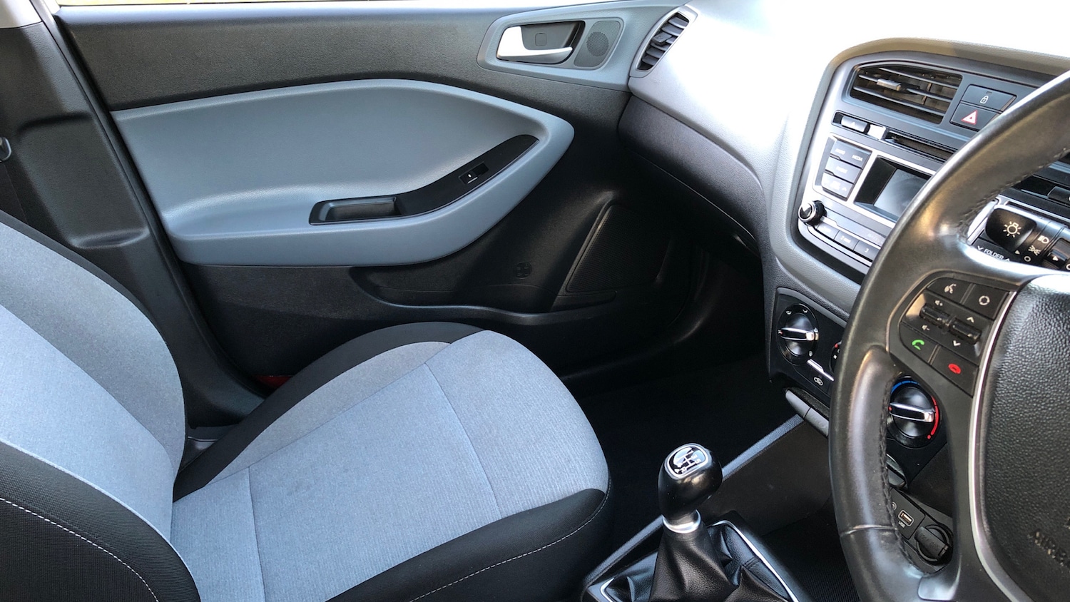 Used Hyundai i20 2016 for sale - 76763102: Photo 14