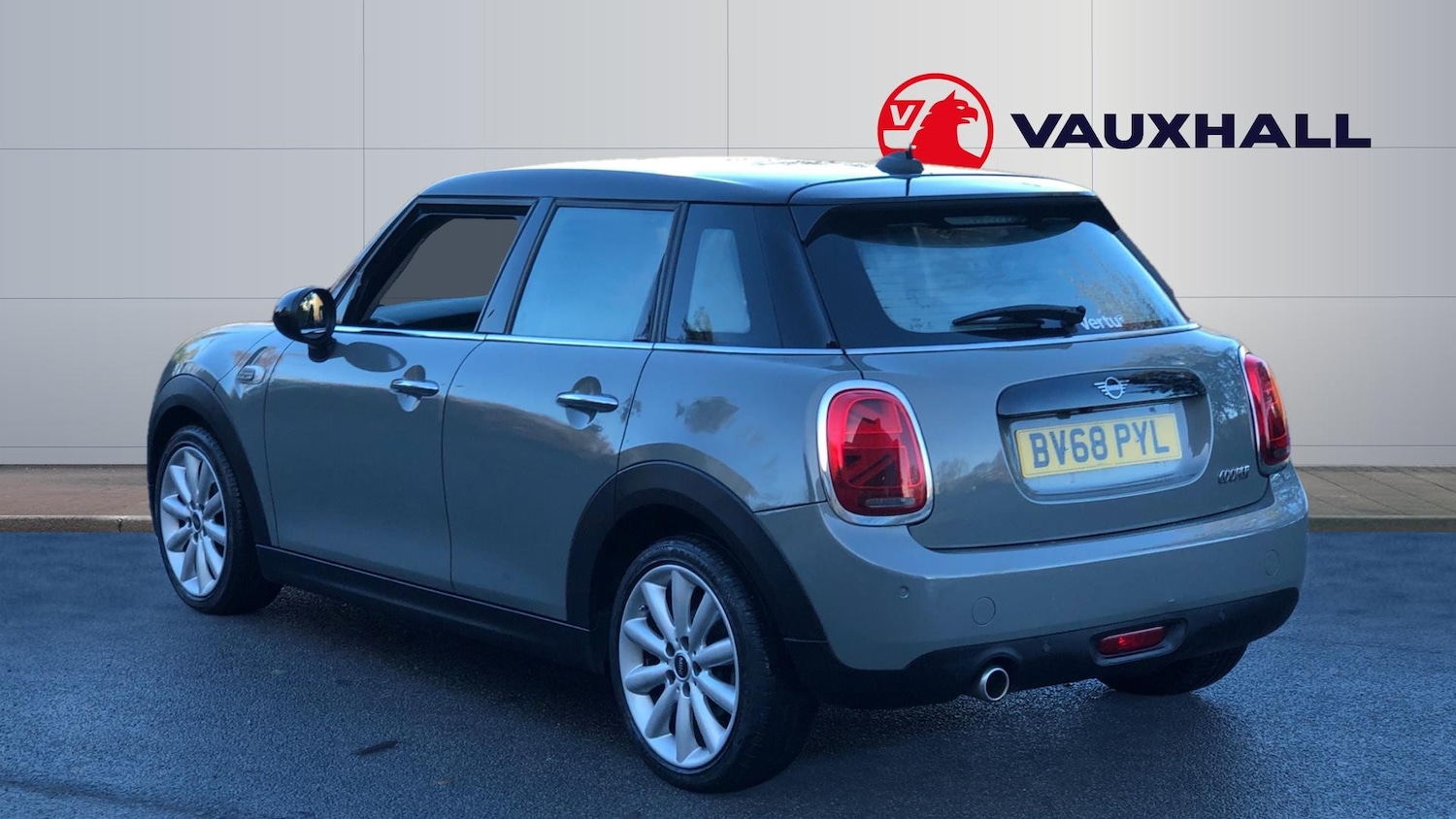 Used MINI Hatch 2019 for sale - 76694169: Photo 2