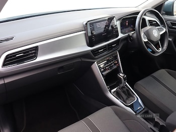 Used Volkswagen T-Roc 2023 for sale - 76061384: Photo 2