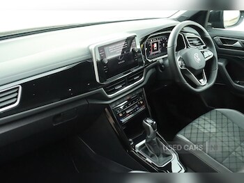 Used Volkswagen T-Roc 2023 for sale - 77770013: Photo