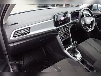 Used Volkswagen T-Roc 2023 for sale - 75352192: Photo