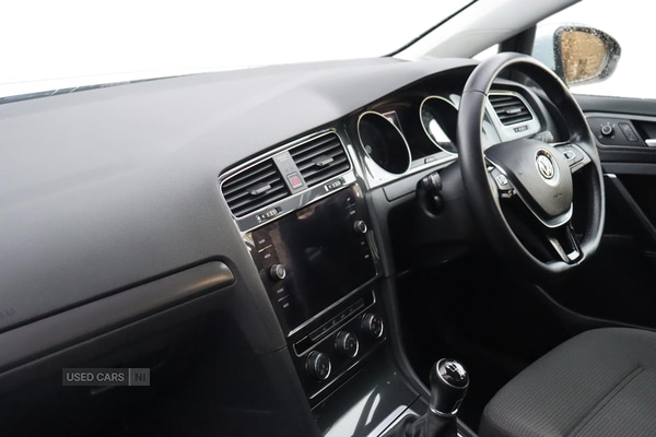 Used Volkswagen Golf 2018 for sale - 77346129: Photo 2