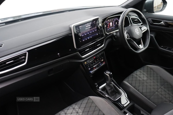 Used Volkswagen T-Roc 2023 for sale - 76296458: Photo 2